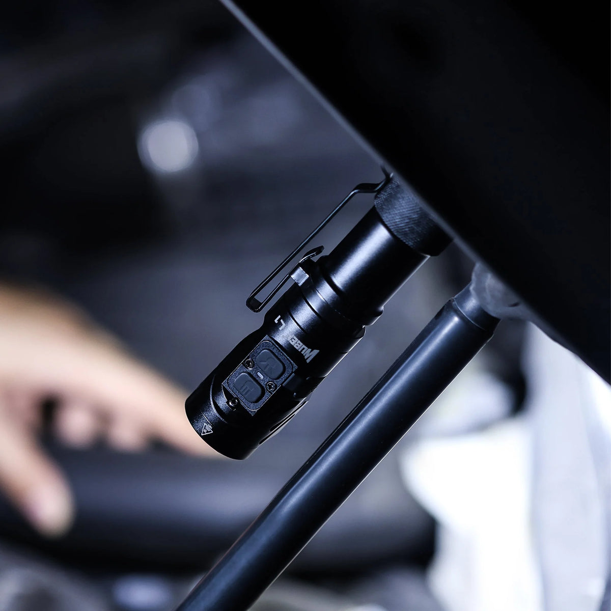 WUBEN L1 2000 LUMENS RECHARGEABLE EDC TACTICAL FLASHLIGHT[WB-L1]